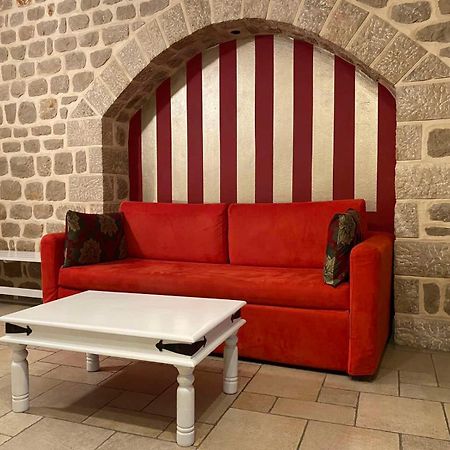 نافبليو Myral Guesthouse المظهر الخارجي الصورة