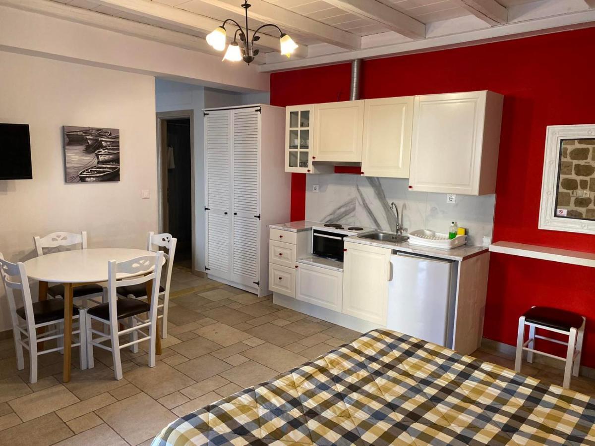 نافبليو Myral Guesthouse المظهر الخارجي الصورة