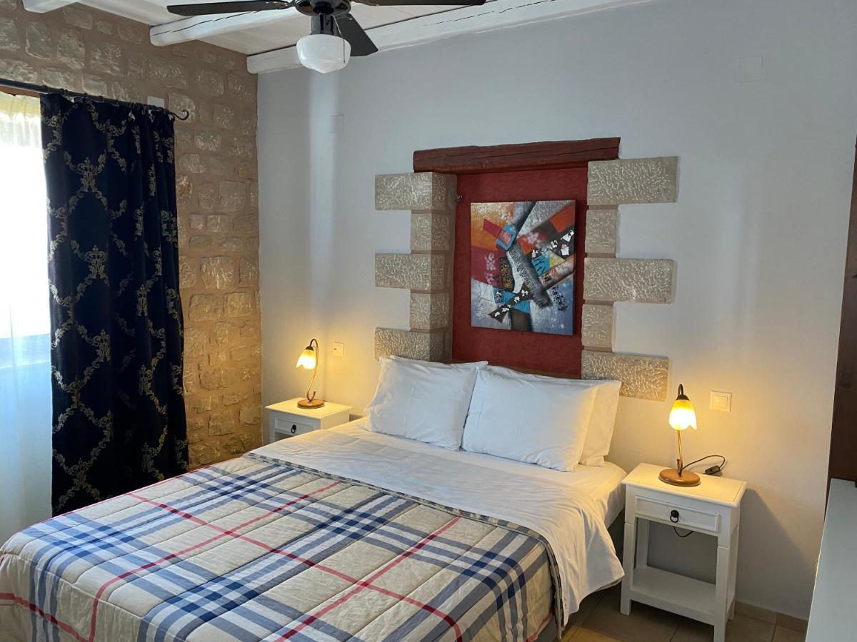 نافبليو Myral Guesthouse المظهر الخارجي الصورة