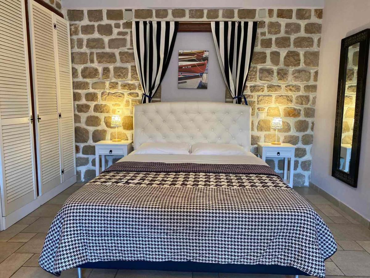 نافبليو Myral Guesthouse المظهر الخارجي الصورة