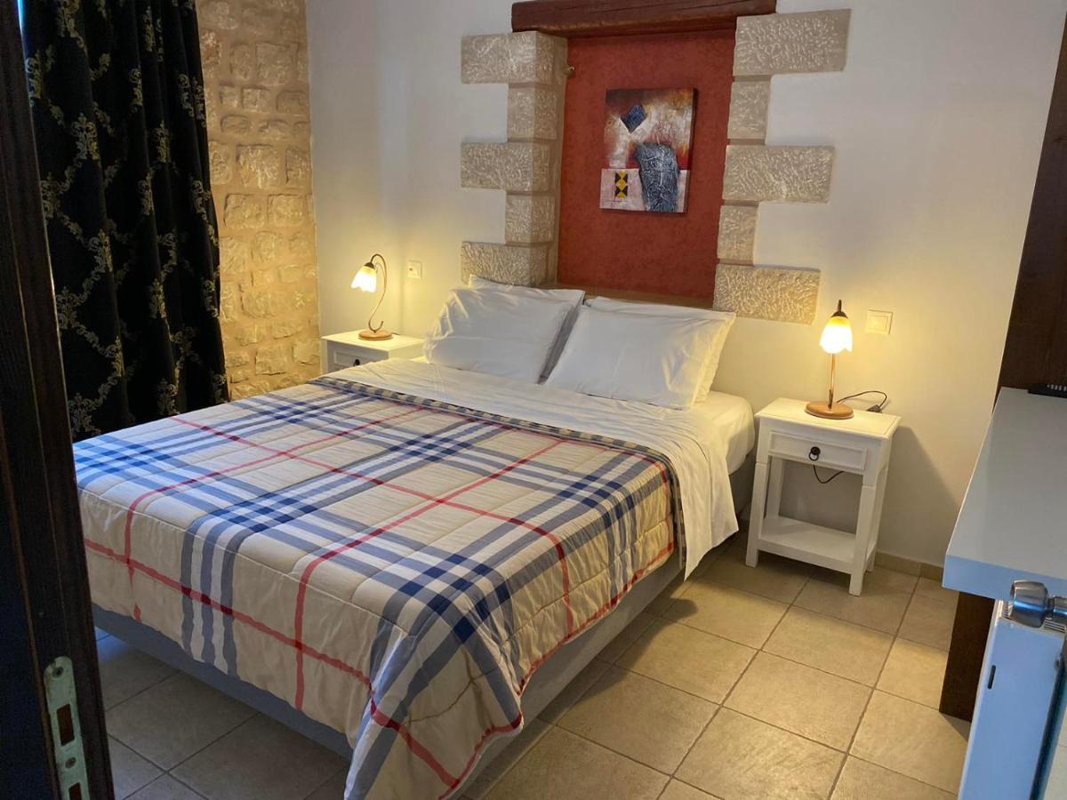 نافبليو Myral Guesthouse المظهر الخارجي الصورة