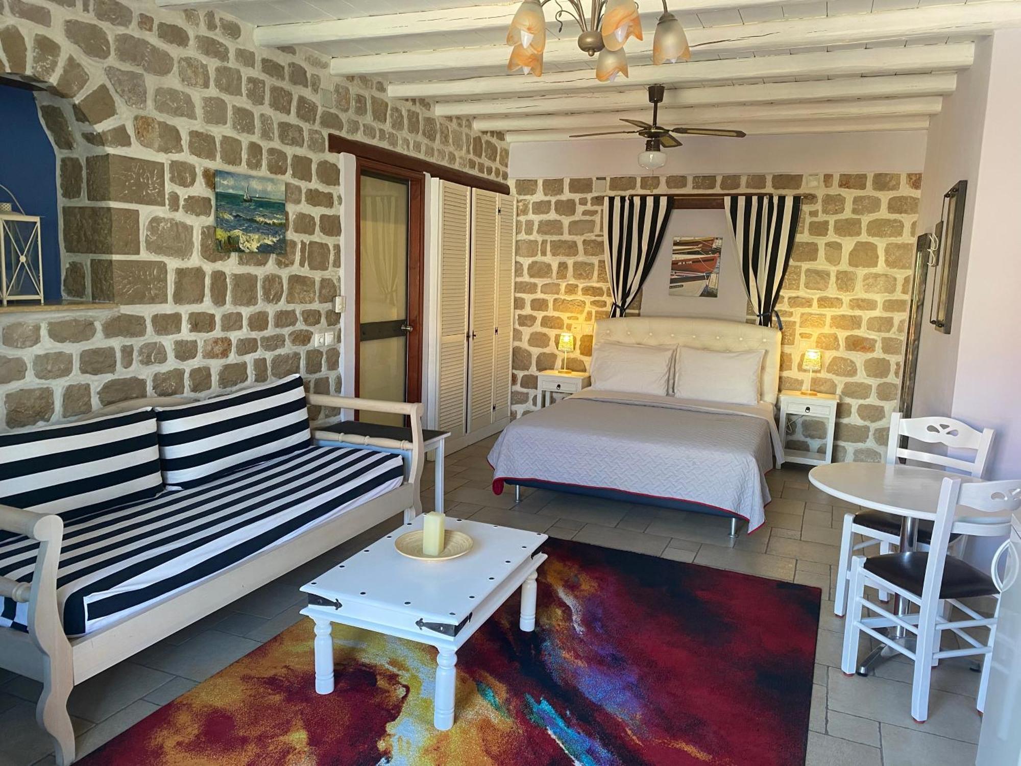 نافبليو Myral Guesthouse المظهر الخارجي الصورة