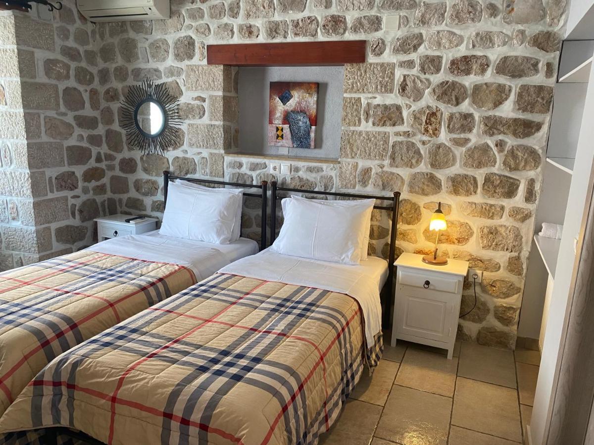نافبليو Myral Guesthouse المظهر الخارجي الصورة