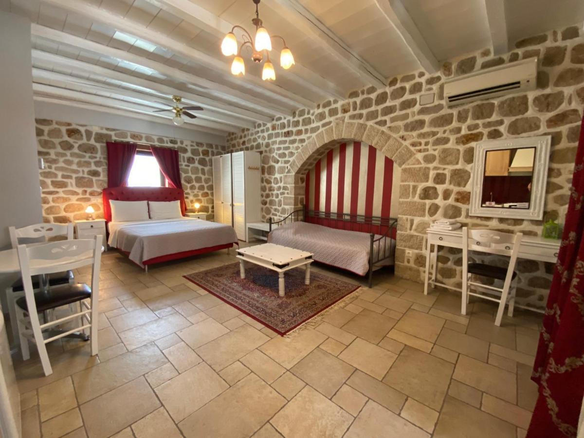 نافبليو Myral Guesthouse المظهر الخارجي الصورة